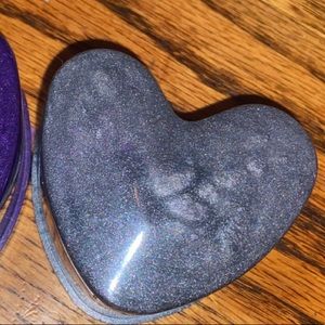 Resin heart jewelry boxes.